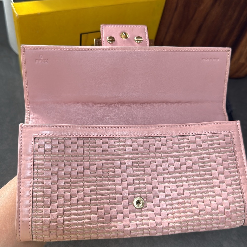Fendi Calfskin Woven Baguette Wallet Rare 🦄 - Picture 9 of 15